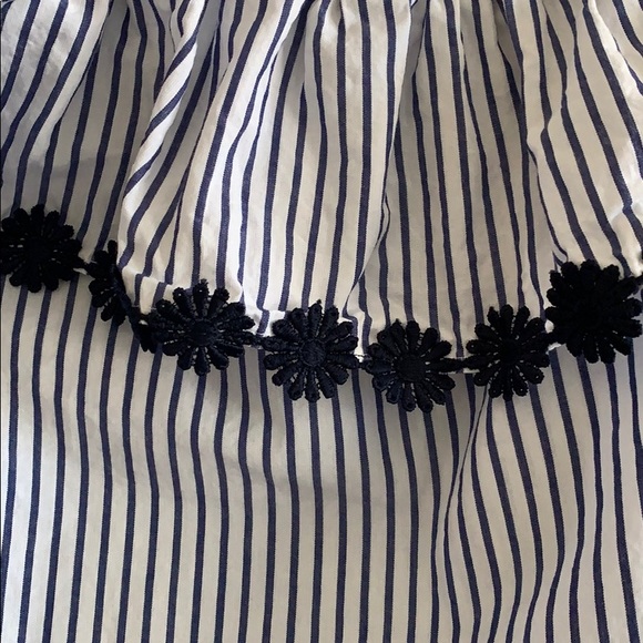 One shoulder blouse LOFT 🌸 50% OFF BUNDLES - Picture 3 of 3